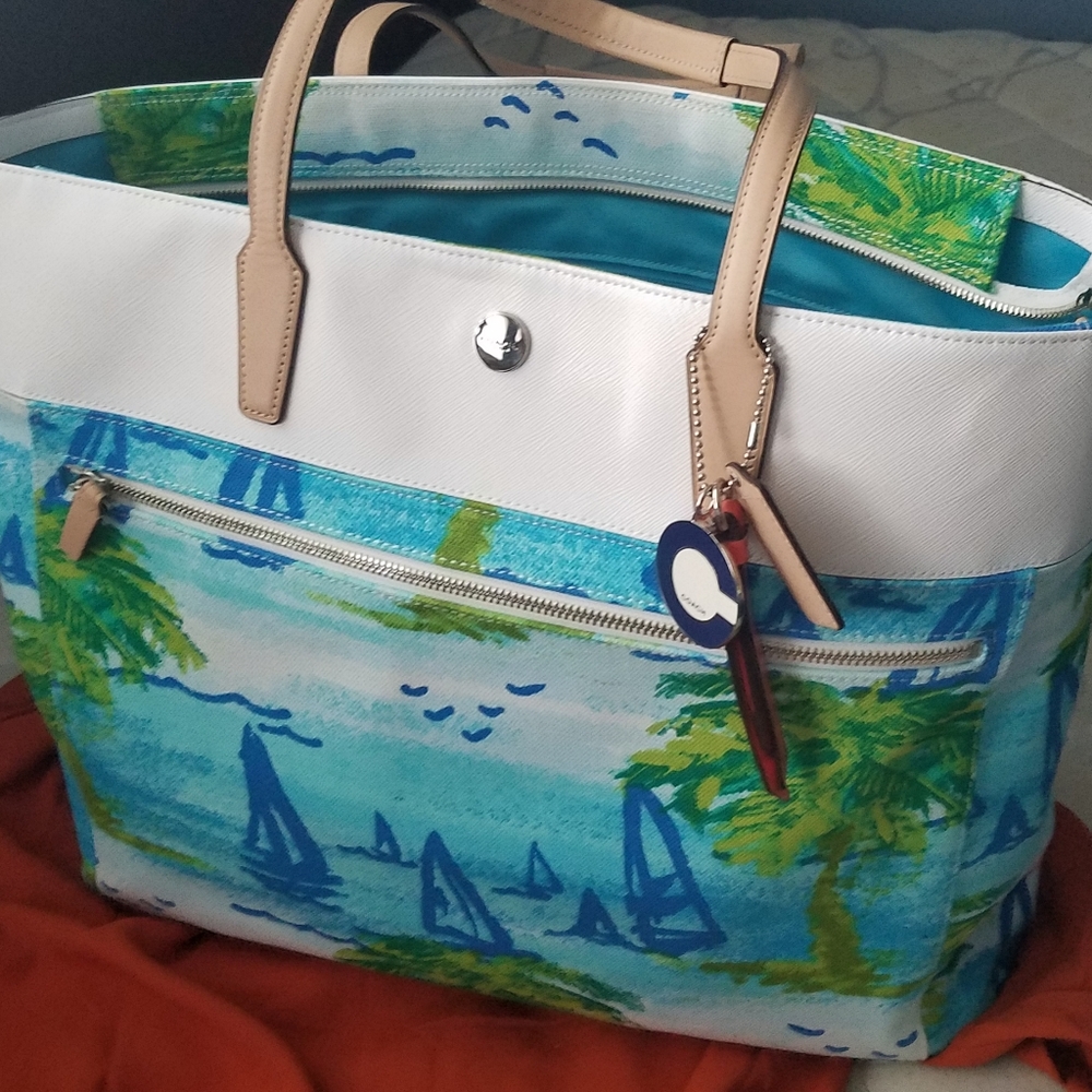 NET COACH RESORT BEACH SCENE TOTE AND WALLET SER